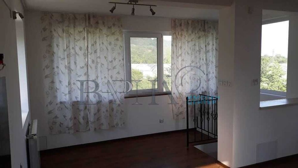 Къща с 4500кв. двор в с. Припек