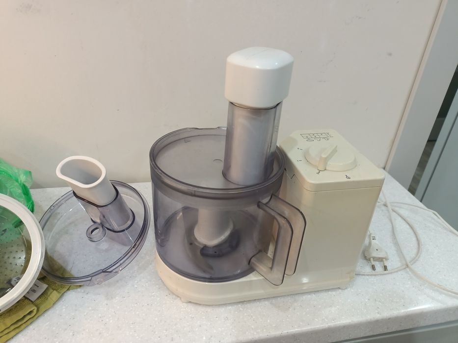 Продам кухоннй комбайн