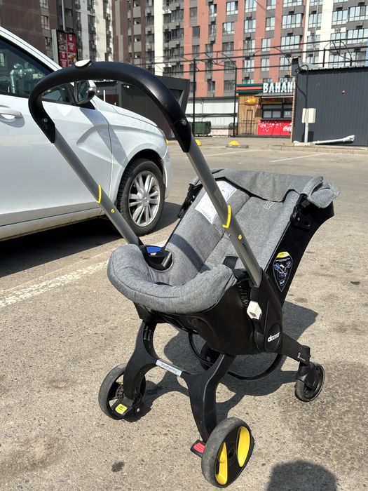 Продам коляску Doona