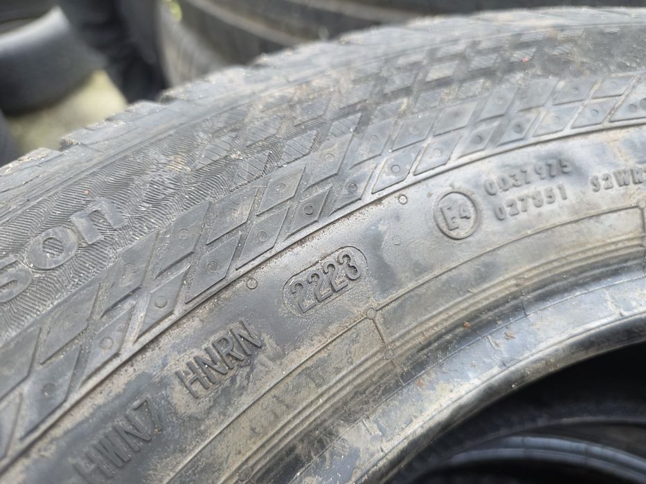 2бр Всесезонни гуми за Бус 225 65 16С - Continental- DOT 2023