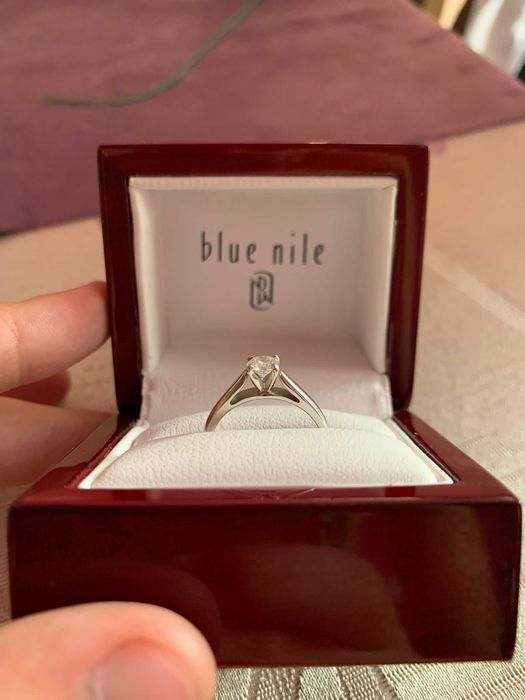 Inel logodna cu diamant Blue Nile