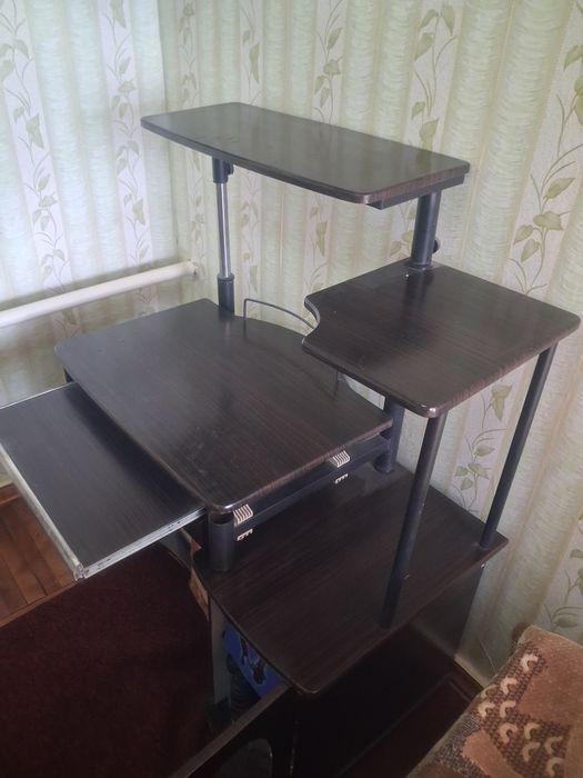 Кампьюторный стол продам
