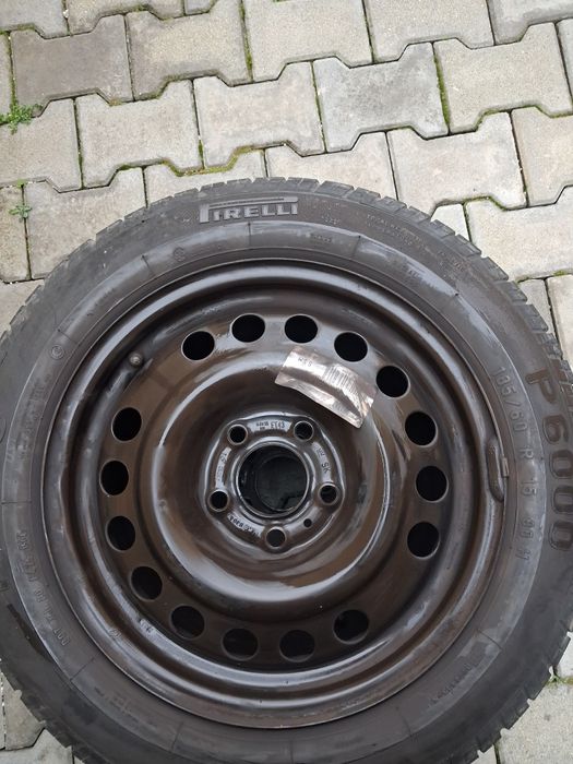 Две гуми MICHELIN 225/55/R16   99W и две PIRELLI 185/60 R15 88H
