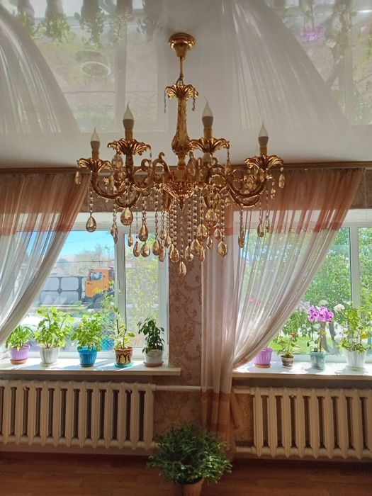 Люстра в отличном состоянии