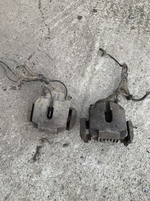 Etrier frana stanga fata BMW Seria 5 E60 E61 530d 3.0diesel 218cp