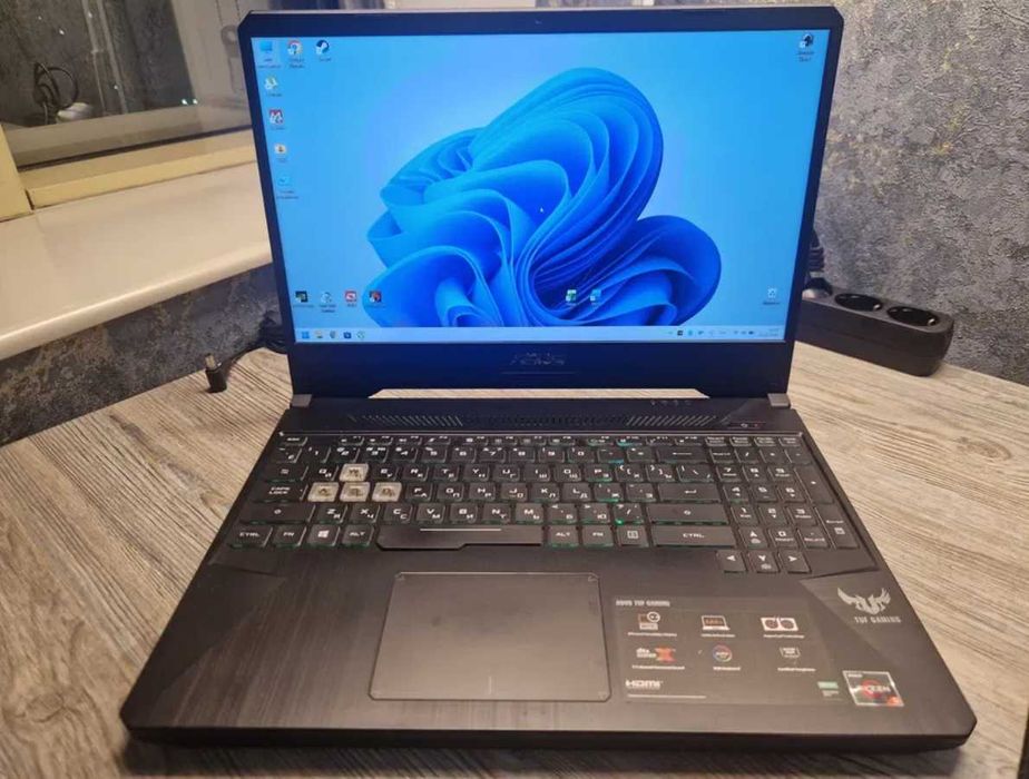 Игровойо Ноутбук ASUS TUF  Модель  FX505DT состояние хорошее