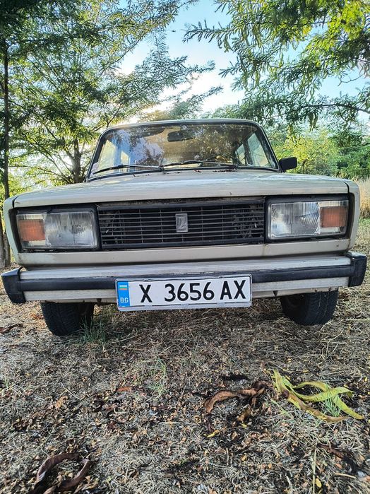 Автомобил Лада 2104