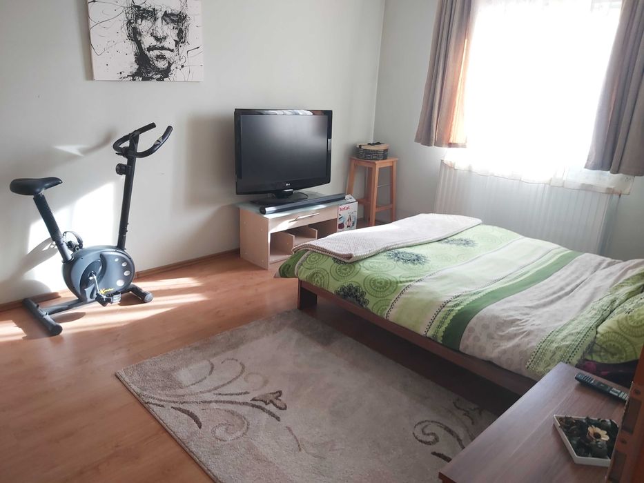 Proprietar inchiriez apartament 3 camere, 2 bai V.Aaron