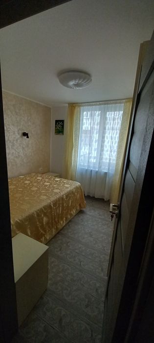 Închiriez   apartament cu 2 camere, renovat recent  ,mobilat  și utilat  cu electrocasnice.