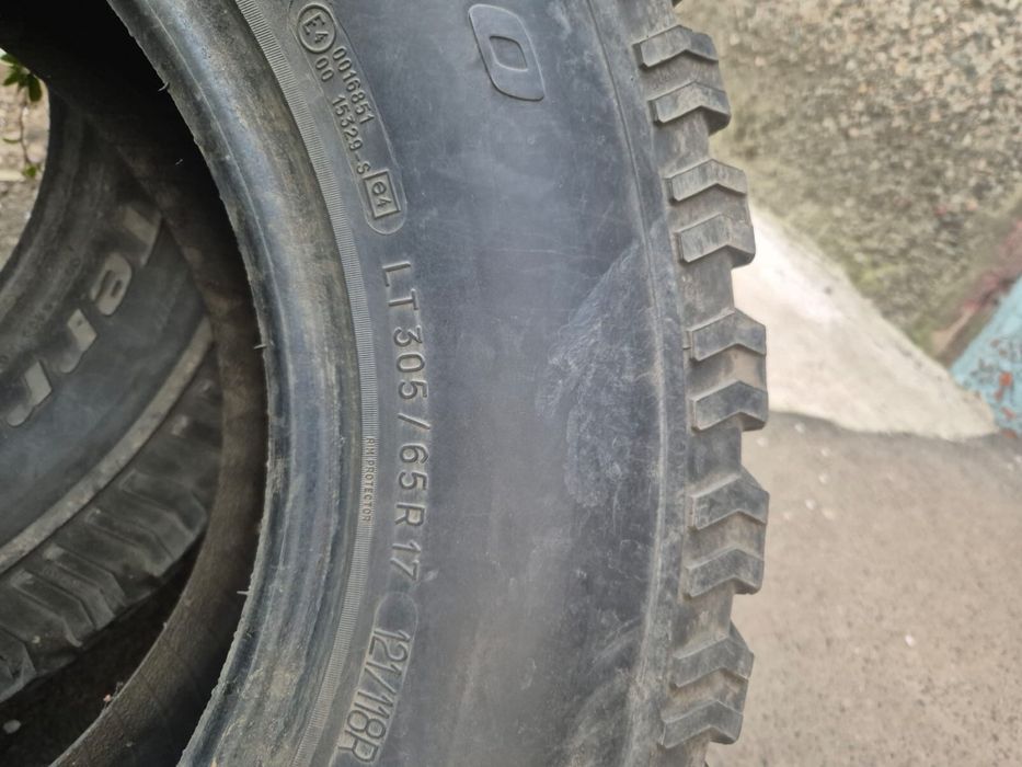 Продам грязевые шины на двух сотку