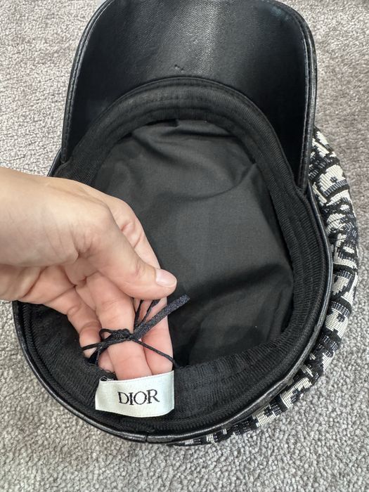 Дамска шапка тип каскет