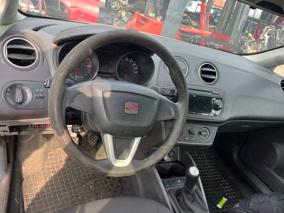 SEAT Ibiza на части