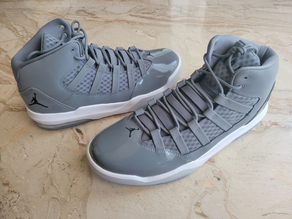 Jordan Max Aura Cool Grey