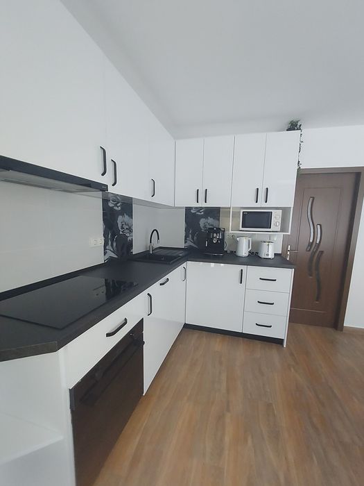 Închiriez apartament