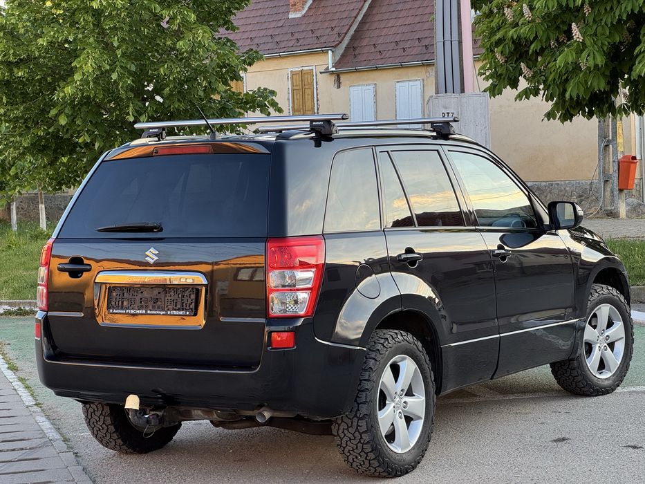 Suzuki Grand Vitara 2011 EURO 5 motor 1,9 diesel 129 cp. 4x4 la buton