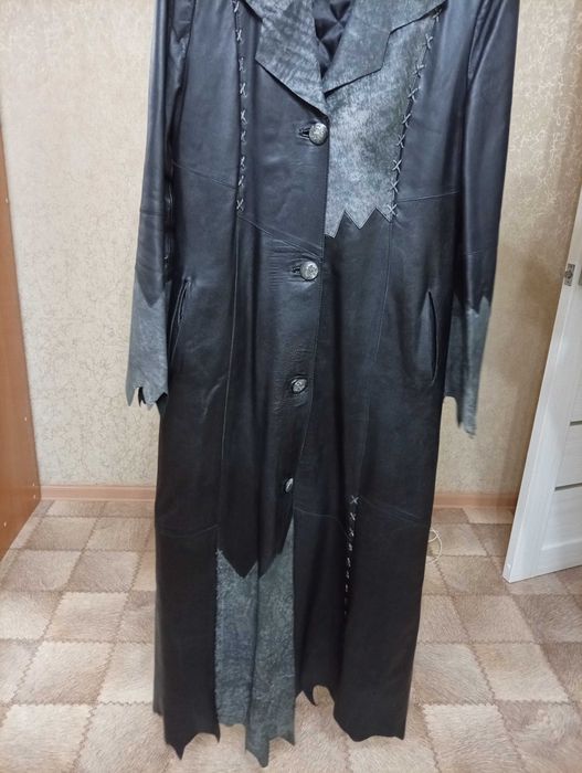 Продам женский плащ из натуральной кожи 48 размера