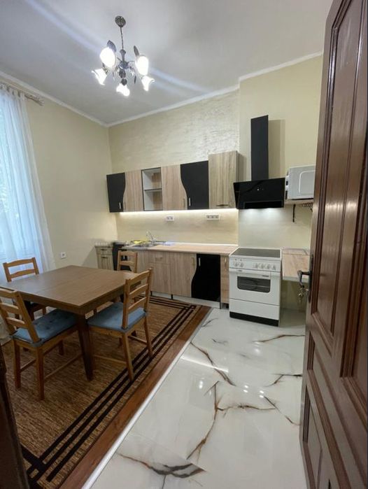 Тристаен апартамент под наем в ж.к. Зона Б-18, 2207335