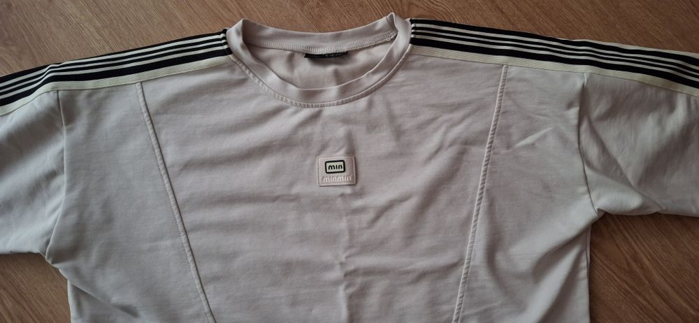 Дамски спортни комплекти