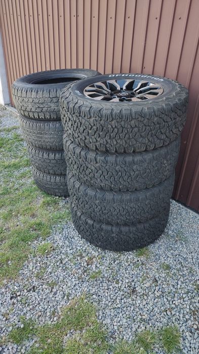 Vând jante originale Toyota Hilux265/65/17 și 265/60/18