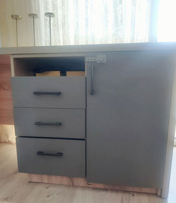 Продаю компьтерный стол