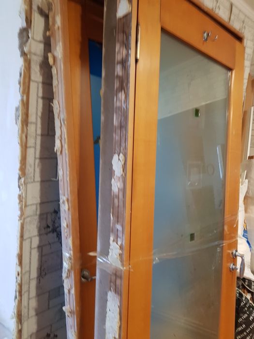 Двери межкомнатные,  б/у