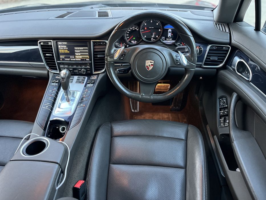 Porsche Panamera - Face•Lift - 2014 - 3.0 Diesel V6 - 300 CP -