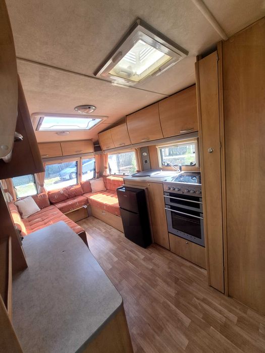 Rulota SWIFT CHARISMA 230 – 2006 – FULL OFF-GRID – 600W SOLAR – LiFePO4 – MOVER