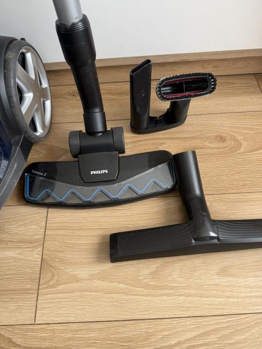 Ръчна прахосмукачка Philips Power Cyclone 7
