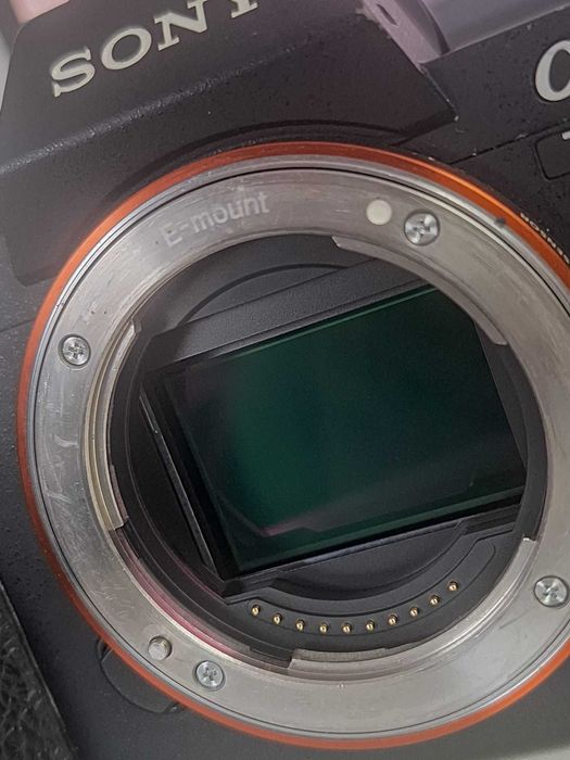 Cameră Sony Alpha 7 II Full Frame + Obiectiv Sony FE 50mm F1.8 + Obiectiv Sony FE 35mm F1.8 / 48k declansari