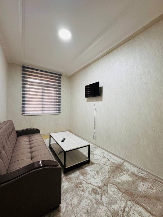 1 xonali kvartira sotiladi