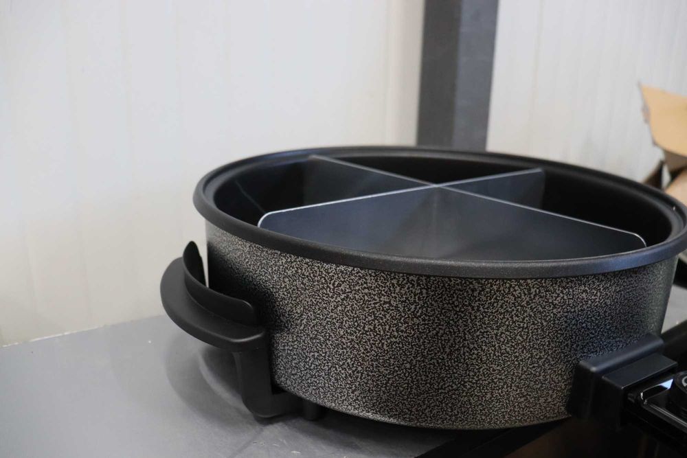 Мултифункционален електрически тиган Tristar 1500W, лек ДЕФЕКТ