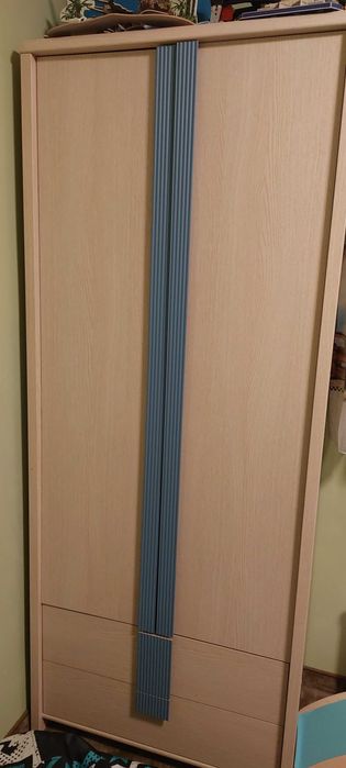 Обзавеждане за детска стая легло гардероб бюро и полица caps син цвят