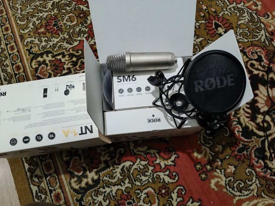 Микрофон Rode NT1-A черный