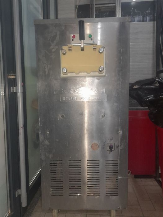 Аппарат для мороженого.