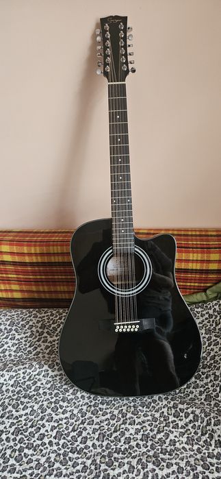 Двенадцатиструнная гитара