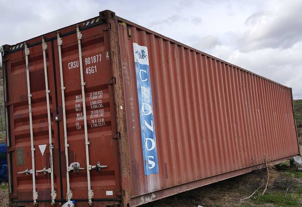 Doua containere maritime 12 x 2,4 x 2,9 m