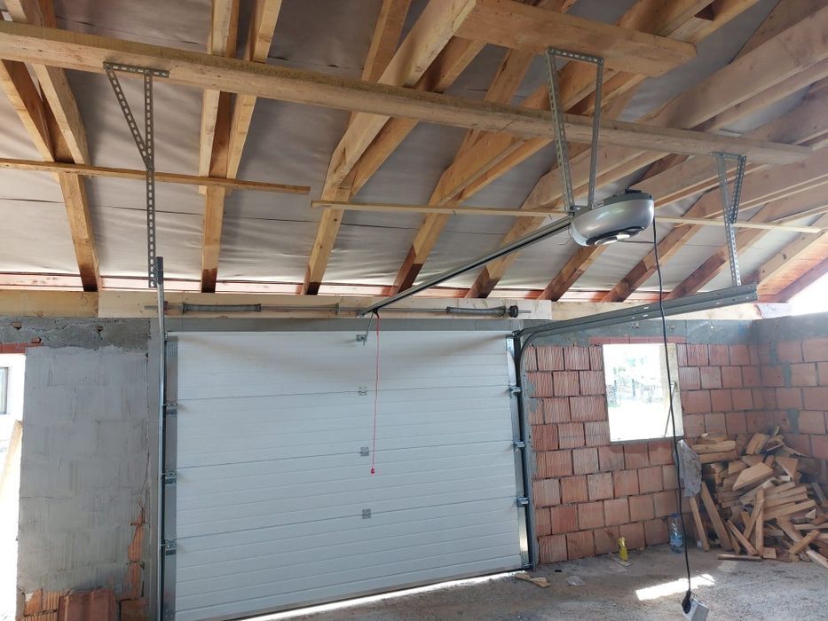 Usi de garaj secționale