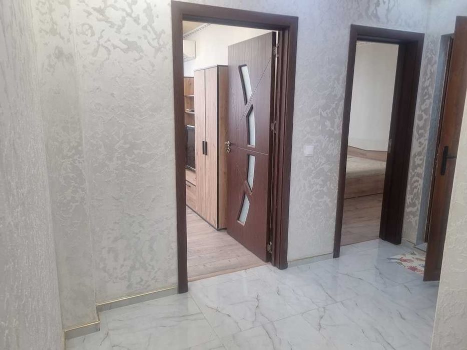 Дава се под наем Тристаен апартамент в Пловдив, Кършияка - 92 кв.м за 648.21 € - Снимка #11