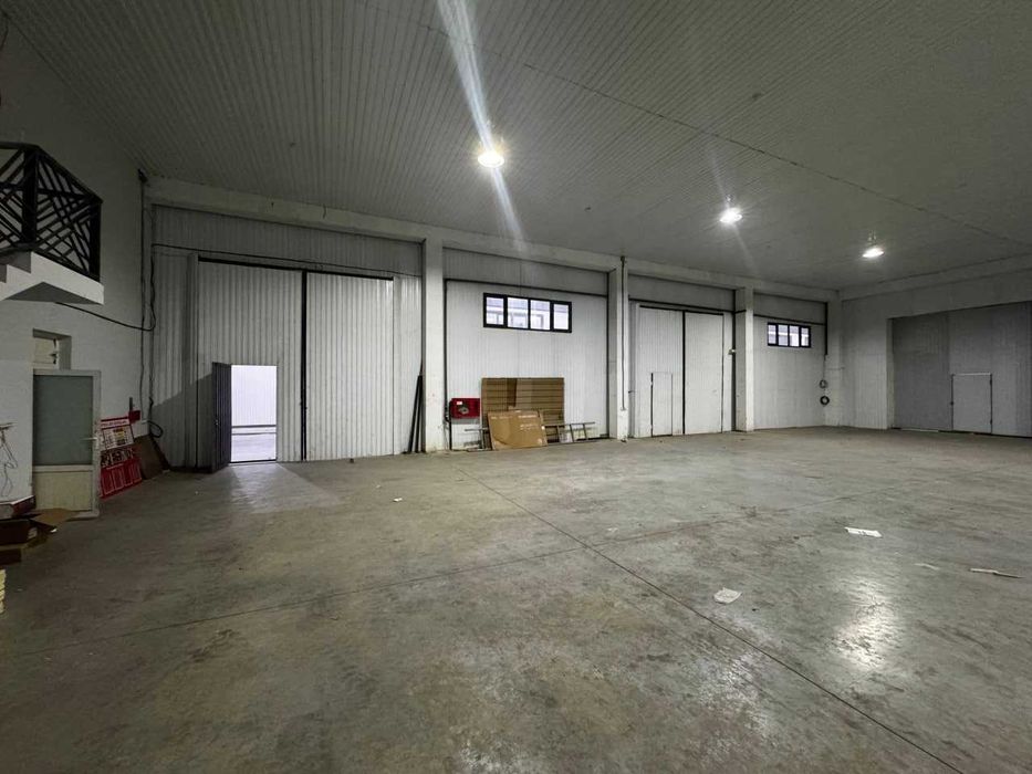 Мирабад.район. Сдам в аренду комплекс : офис 100 кв.м и склад 450 кв.м