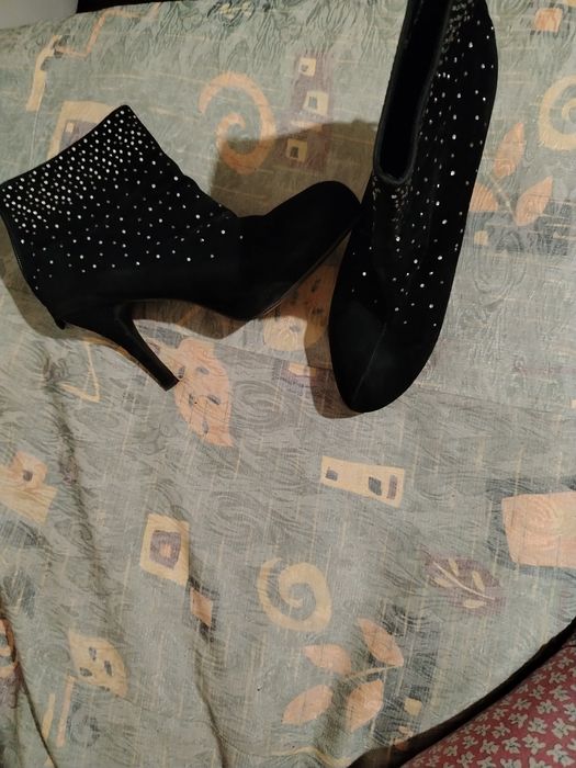 Дамски боти и ботуши