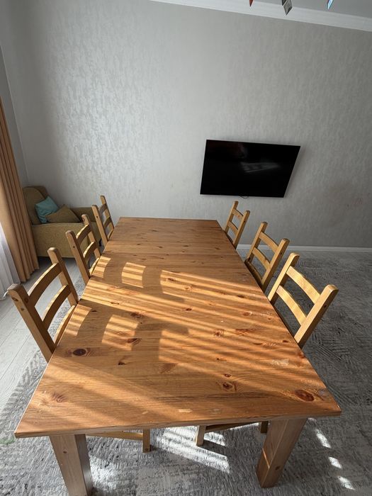 Продам стол с 6 стульями
