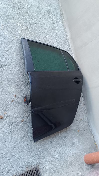 Врата за голф 5 в черен металик, имам и в други цветове (cherna vrata)