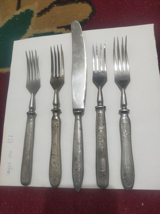 Вилки -  вилки..,нож.