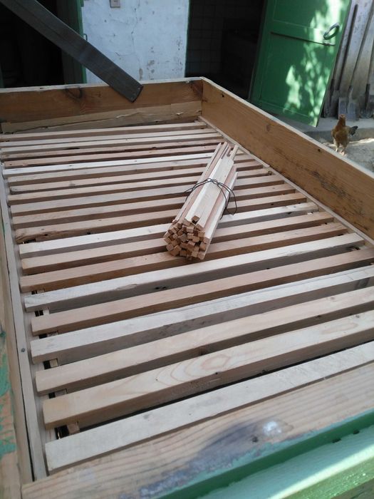 улей пчеловодческий.