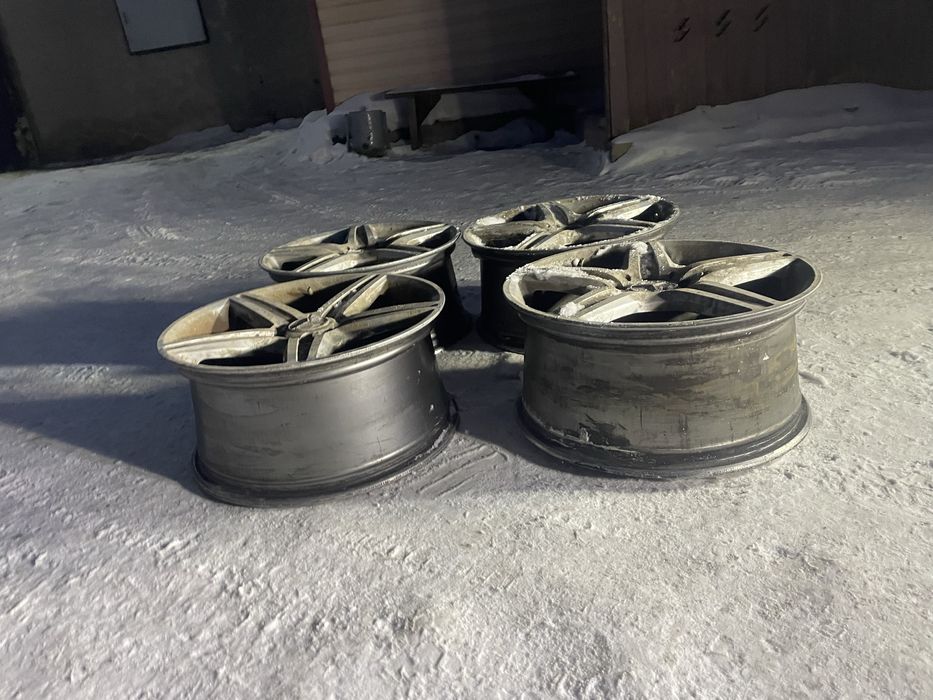 Продам оригинальные диски r18 мерседес