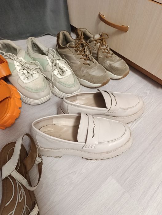 Обувь вся за 5000 тнг