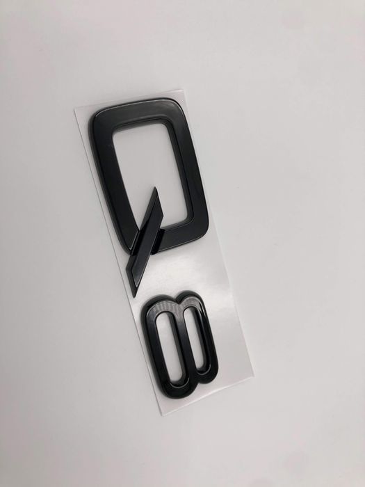 Emblema Audi Q8 spate negru
