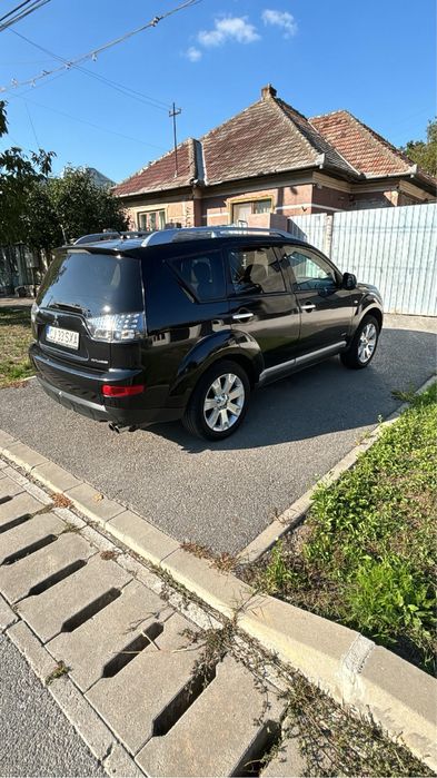 Mitshubishi Outlander