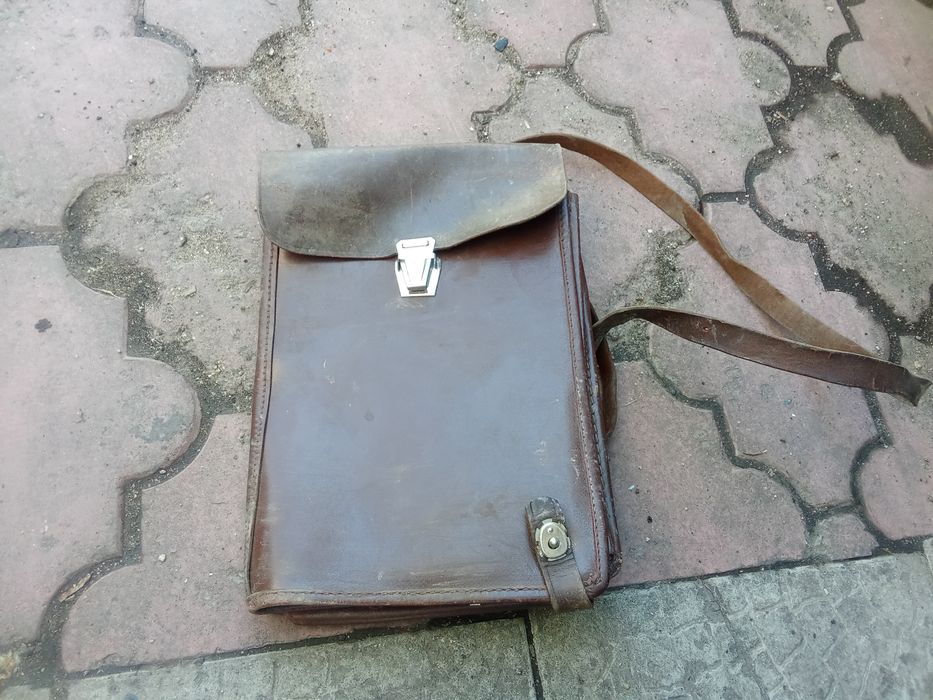 Продам кожаную сумку.