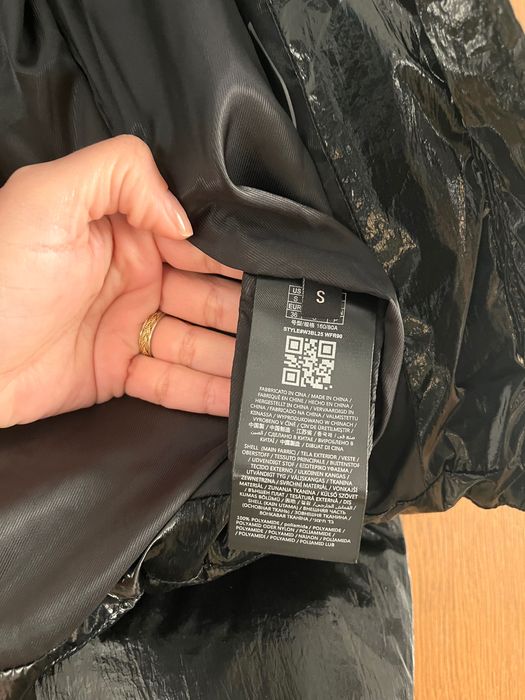 Geaca de iarna Paloma Guess!Noua fara eticheta!Pret initial 950 Ron